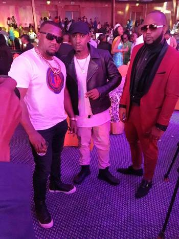 Cameroon Gitawo (L) with Meddie Ssentongo at Abryanz Style and Fashion Awards last week