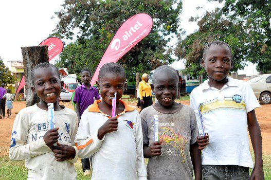 airtel-uganda-rewarded-children-volunteers-who-demostrated-correct-brushing-of-teeth