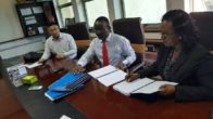 Minister‘s posh Mercedes Benz excites locals