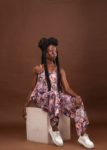 Singer Hennessey, Teta an item