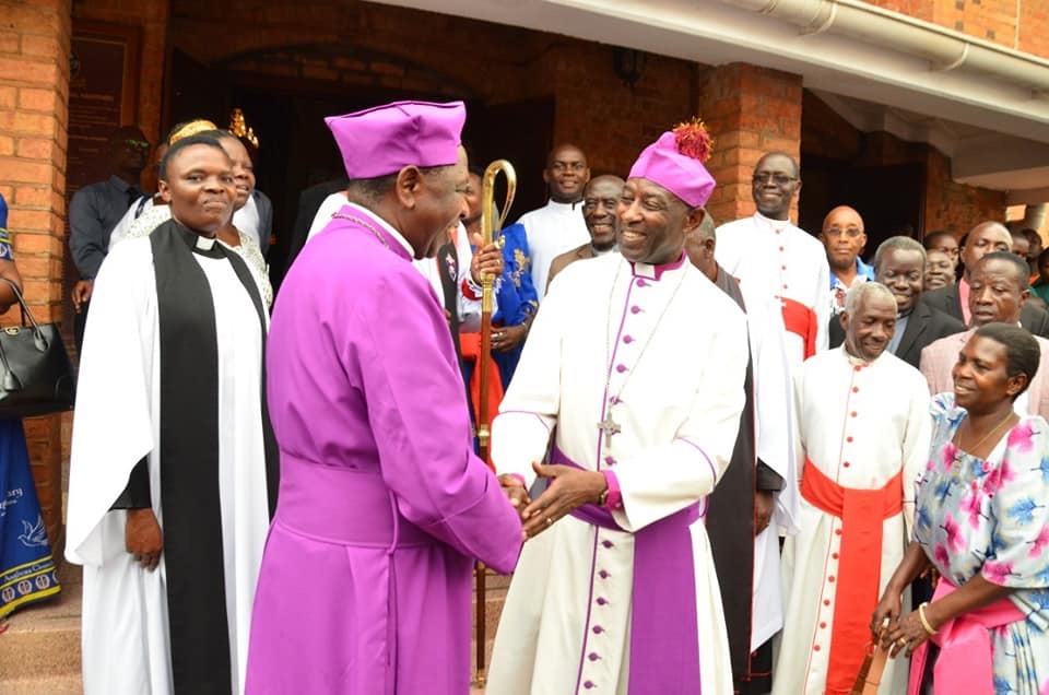 Archbishop Ntagali welcomes his successor at Namirembe