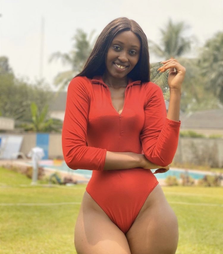  Jenny Nasasira unleashes dangerous curves