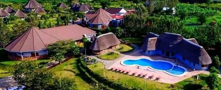 Emburara Farm Lodge offers discounts to native Ugandans