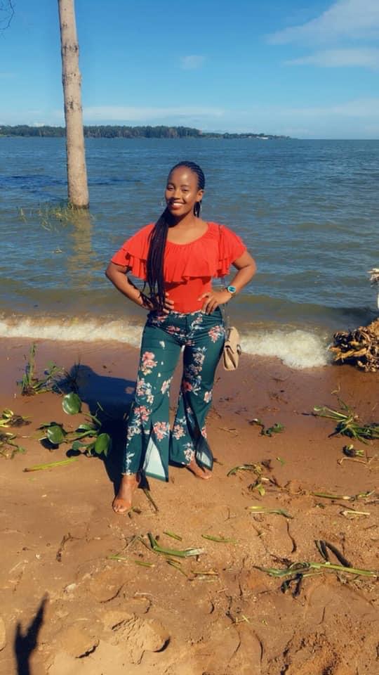  Socialite Olivia Kentie defies lockdown, hits the beach