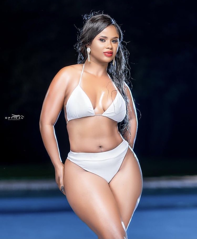  Photos: Cashmadam Dorothy Shonga unleashes sauciest bikini photos of the year