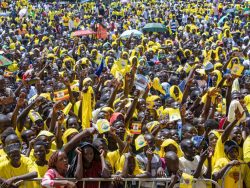 President Yoweri Kaguta Museveni, Rebecca Kadaga & Hellen Namutamba discuss Busoga support