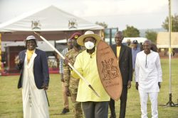 Mass crowds as NRM presidential candidate Museveni resumes campaign trail in Oyam, Pakwach