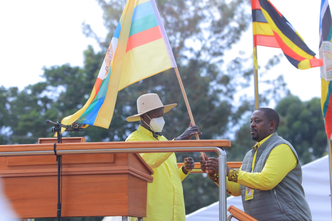  Ex Minister Nasasira hails Museveni for fighting backwardness in Kazo
